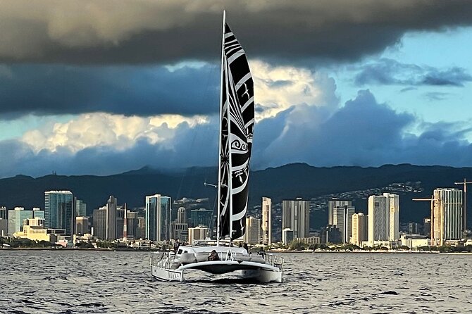 Oahu's Waikiki Coast: Moana’s Sunset Cocktail Sail - The crew: why this sail feels smooth