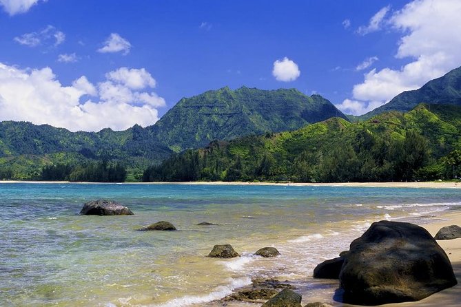 One-Day Tour Hawaii Movie Tour: Island Hopping from Oahu to Kauai - How the Oahu to Kauai Island Hop Works in One Day
