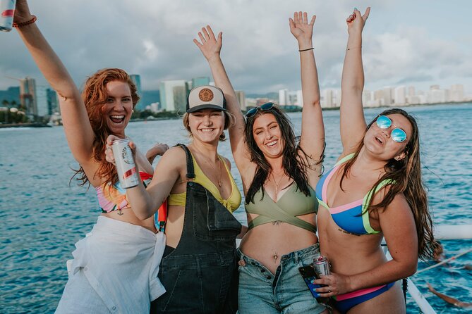 Paradise Waikiki Sunset Cruise + LIVE DJ + SWIMMING - Meeting at Ala Moana and getting on board without stress
