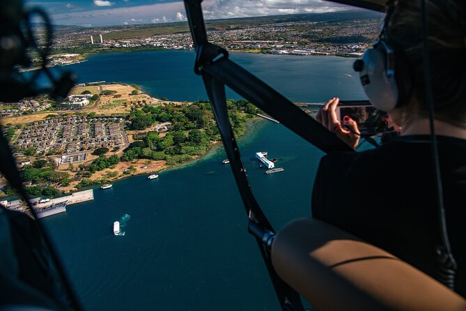 Path to Pali Passage - 30 Min Helicopter Tour - Doors Off or On - Circling back over Waikiki and returning to base