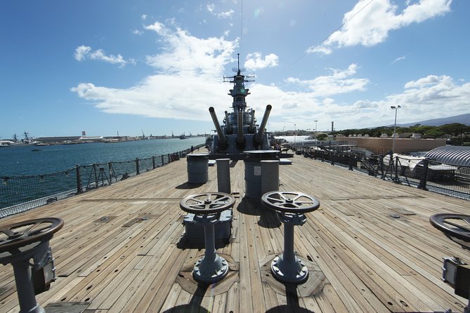 Pearl Harbor History Remembered Tour from Ko Olina - Entering Pearl Harbor from Ko Olina: the day’s real value