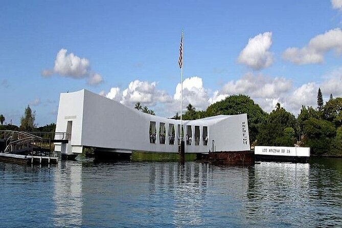 Pearl Harbor & Mini Circle Island Tour from Waikiki - Kahuku Lunch Stops: How the Food Window Works (and Why Cash Helps)