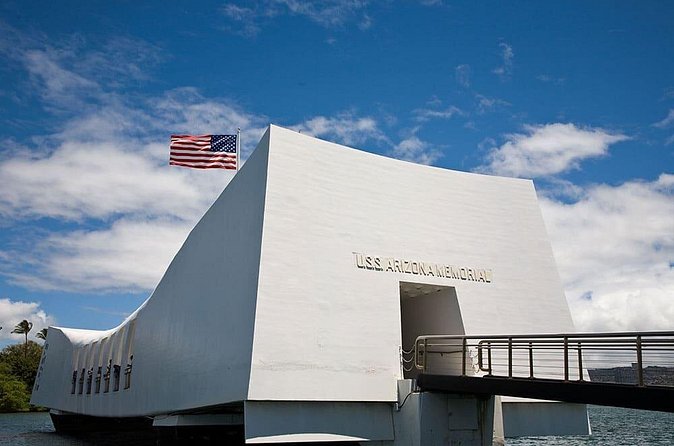 Pearl Harbor, National Memorial Cemetery and Honolulu City Tour - Punchbowl National Cemetery Drive-Through: Somber and Worth the Seat Time