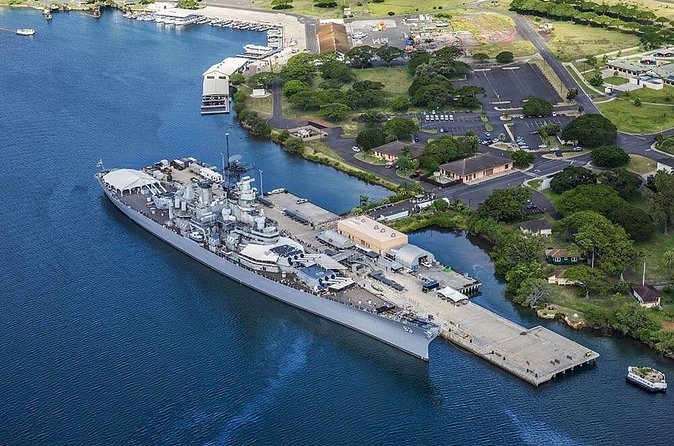 Pearl Harbor, National Memorial Cemetery and Honolulu City Tour - The Guide Moment: When Narration Makes the Day