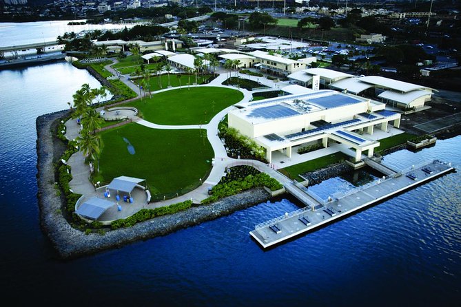 Pearl Harbor Official Deluxe Multimedia and VR Tour Combo - Meeting at the Visitor Center: where the day starts (and where people get stuck)