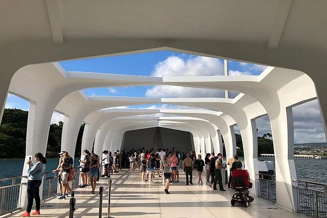 Pearl Harbor USS Arizona Memorial & Battleship Missouri - Waikiki pickup: smooth when it’s right, stressful when it’s not