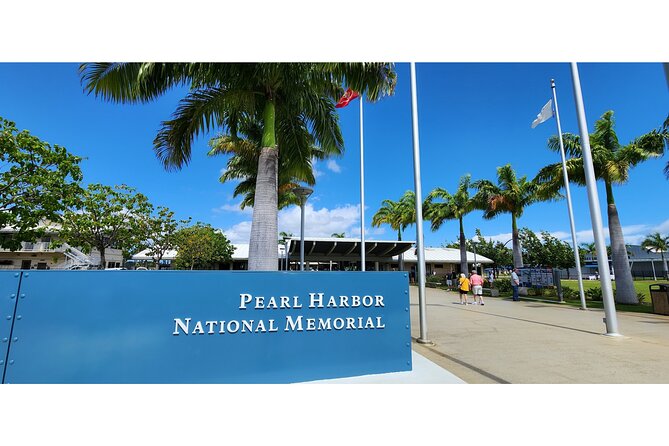 Pearl Harbor with USS Arizona and Hawaiian Kingdom History Tour - ʻIolani Palace and the King Kamehameha Statue: the Kingdom of Hawai‘i side of the day