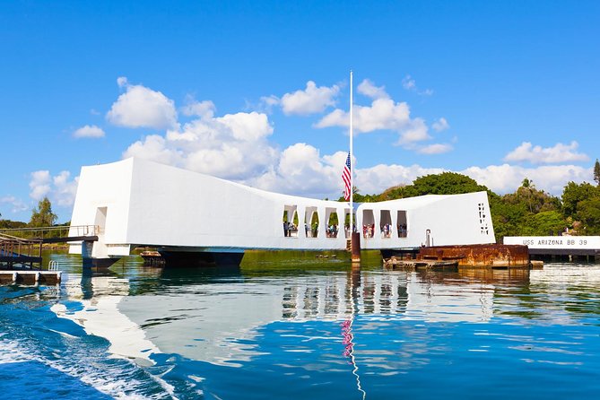 Premium Pearl Harbor Small Group Tour with Lunch - The Visitor Center First: Where You Get Your Bearings