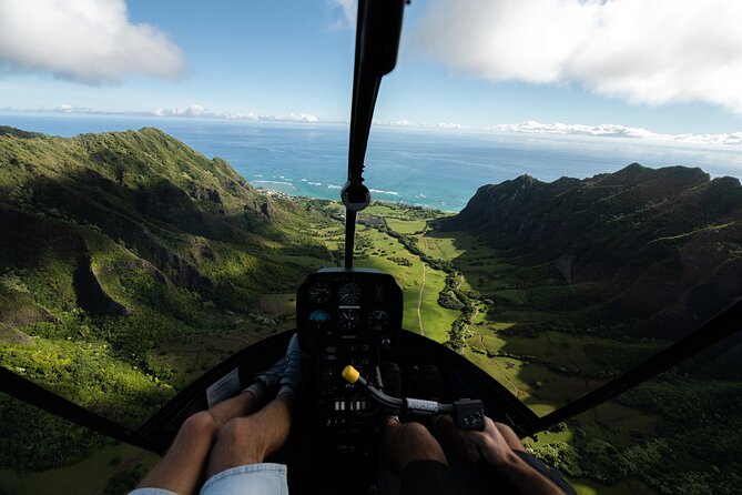 Private 60 Minutes Helicopter Tour in Honolulu - Entering the Helicopter World: Meeting at 1 Lagoon Dr