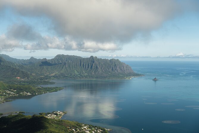 Private 60 Minutes Helicopter Tour in Honolulu - From Punchbowl Area to Downtown: How the City Spreads Out