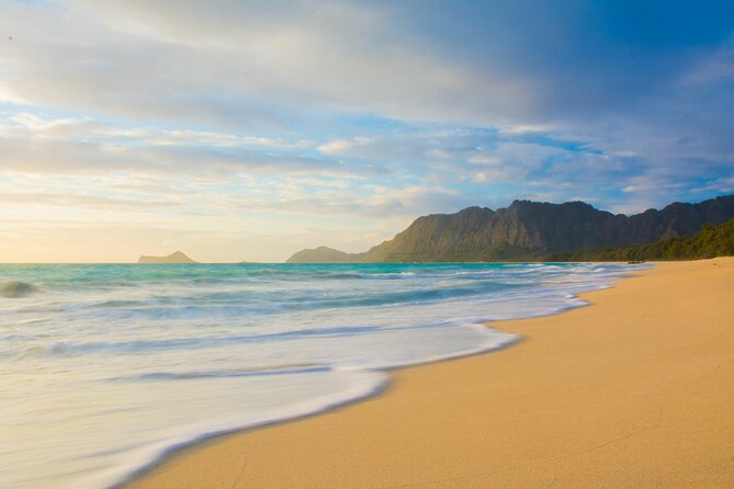Real Hawaii Circle Island Tour - Mokoli’i Island (Chinaman’s Hat): quick, iconic, and photogenic