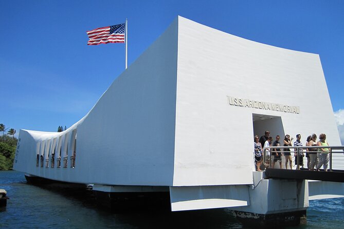 Roundtrip Shuttle from Waikiki-Pearl Harbor National Memorial - Key things to know before you go