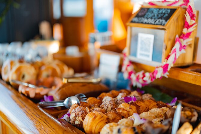 Vida Mia Morning Coffee Cruise - Where you meet the Vida Mia and how the experience starts