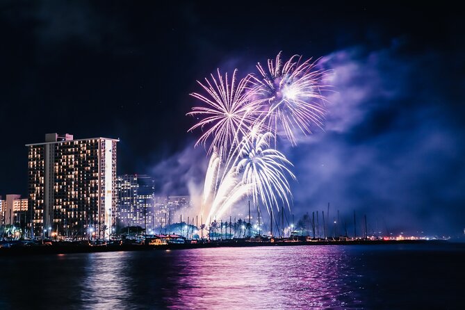 Waikiki: Friday Night Fireworks Catamaran Cruise - Why a Waikiki Friday Fireworks Sail Beats Shore Watching