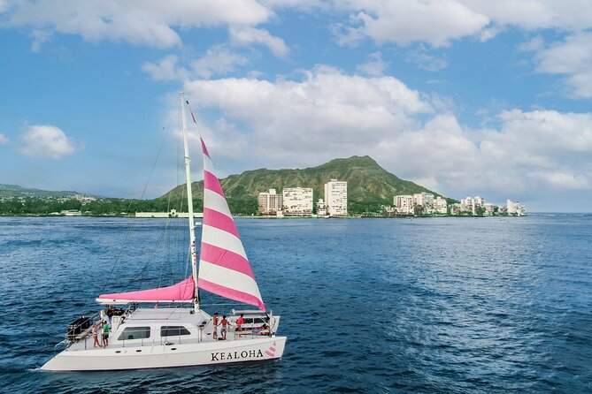Waikiki: Friday Night Fireworks Catamaran Cruise - Comfort, Crowding, and Sea Conditions You Should Expect