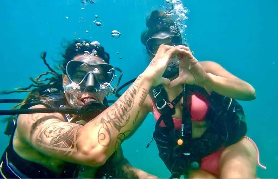 Waikiki: Honolulu Beginner Scuba Diving with Videos - Magic Island Lagoon in Waikiki: your first underwater lesson spot