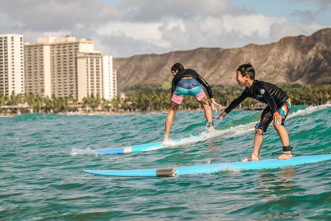 Waikiki Private Group Surf Lesson - The land session: 15 to 30 minutes that can save your day