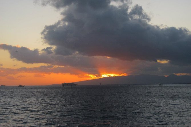 West Oahu Sunset Cocktail Cruise with Appetizers - After sunset: stargazing with a Hawaiian sky map