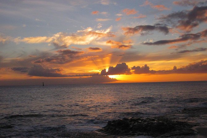 West Oahu Sunset Cocktail Cruise with Appetizers - Service style: the crew’s friendliness is the main reason people keep coming back