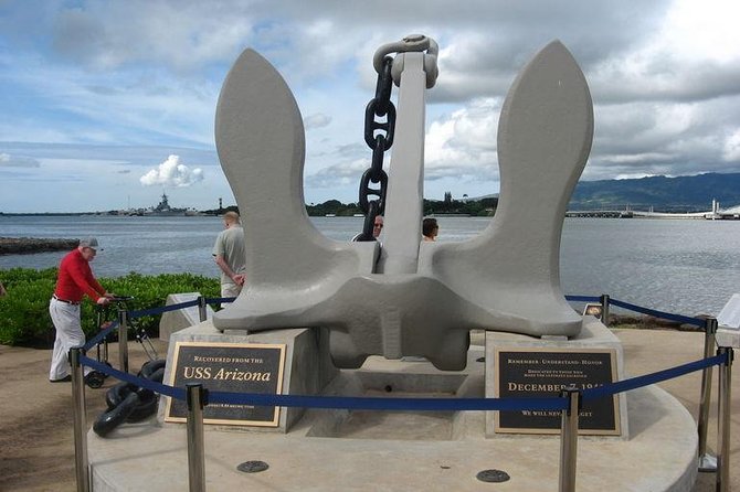 WWII Pearl Harbor Heroes Deluxe Tour - A 6:45 a.m. Start Means You Beat Crowds and Lock In Timing